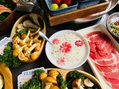 -楠小云·云南鲜牛野生菌自助火锅(九眼桥店)