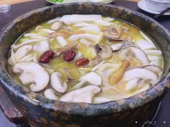 -南渝食府.墨脱石锅松茸鸡