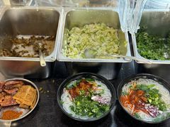 -鸿浩扒猪脚米线