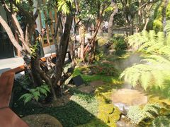 -Chom Cafe and Restaurant