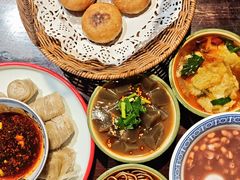 -蓝田九大碗民俗食府(蓝田店)