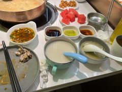 -洪氏嗨捞·广东猪肚鸡·椰子鸡火锅(西咸万象城店)