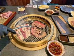 -铭牛烧肉·和牛海鲜自助(高新月牙湖店)