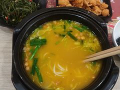 -花馬肆.云南过桥米线(汉神购物广场现场熬汤店)