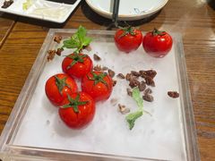 番茄脆菇沙拉-小大董·烤鸭(王府井apm店)