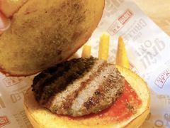 -The Habit Burger Grill 哈比特汉堡(复兴soho店)