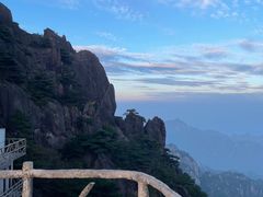 -黄山光明顶山庄