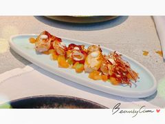 番茄牛油果鲭鱼吐司-Carmen卡门西班牙餐厅