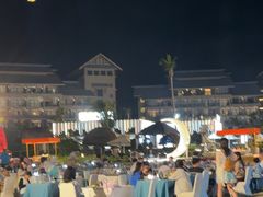 -亚龙湾希尔顿自助餐厅·海鲜·烧烤·沙滩BBQ·现场乐队
