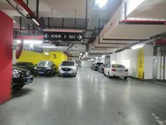 -丽丰购物中心·停车场