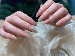 -UMl Nail 尤米美甲美睫半永久
