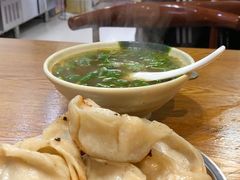 -黄阿姨锅贴大王(万航渡路店)