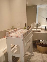 -玥奢国际母婴护理中心(滨江宝龙店)