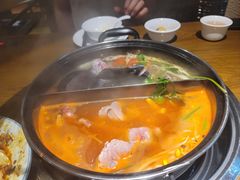 酸汤鸳鸯锅底-阿婉贵州苗家酸汤鱼(梅林店)