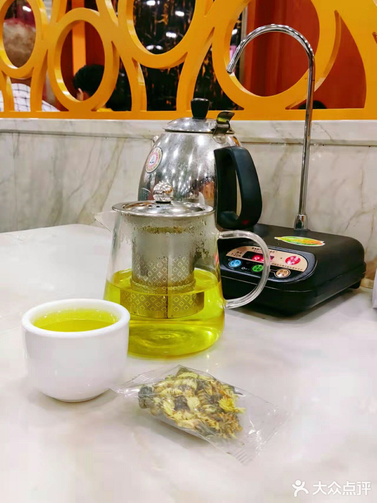 广式茶餐厅天花板～地道老广味|超划算粤式早茶|五折吃茶店