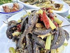 -丹水桥地锅鱼·翘嘴鲌·地方特色全鱼宴(丹江口大坝店)