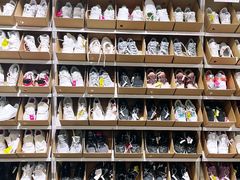 -唯品会(北京国瑞城店)