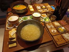 -银米·云南传统过桥米线(双廊黑金冠店)