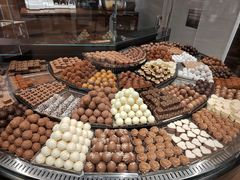 -Laderach 莱德拉(上海环贸iapm店)