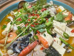 千岛湖整过锅鱼-新凯旋烧烤·燕姐千岛湖土菜