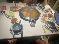-左庭右院鲜牛肉火锅(金山万达店)
