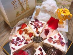 玫瑰荔枝戚风芝士-PETIT PARIS 小巴黎(凯德1818店)