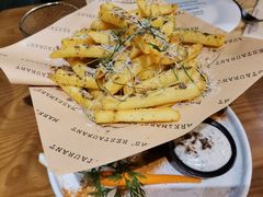 -Mark&Mars Restaurant