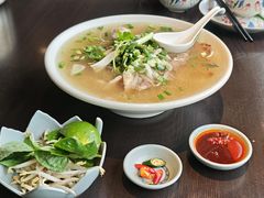 -大头虾越式风味餐厅(光明广场店)