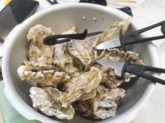 台湾压锅一口蚝-探秘12时海鲜生蚝排档