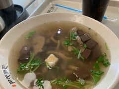 鸭血粉丝-百年尹氏汤包(湖南路狮子桥店)