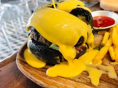 满满芝士牛肉堡-百万万BRAVO(厦大沙坡尾店)
