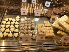 -VENCHI 闻绮(北京国贸商城店)