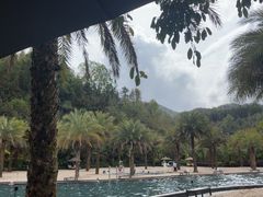 -腾冲洞山温泉村