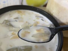 -志龙皇冠吃货椰子铺
