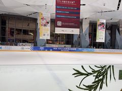 -冰纷万象滑冰场(南山万象天地店)