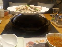 -洪氏嗨捞·广东猪肚鸡·椰子鸡火锅(西咸万象城店)