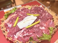 8两鲜肉（偏肥）-潮汕·草根牛肉档(上海荟聚城市集市店)