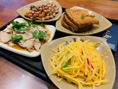 -亮亮面馆(经六路店)