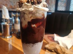 费列罗巧克力奶昔-FAT COW(虹梅路店)