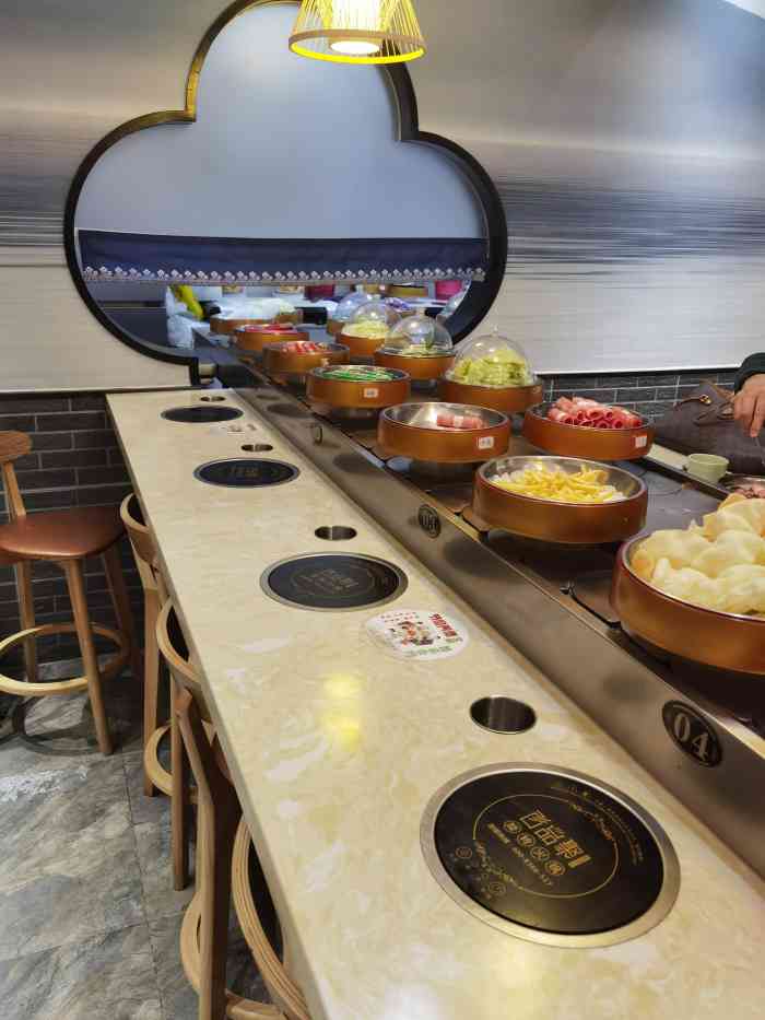 百品聚旋转小火锅(熙悦汇店)-"一家三口在水西公园玩了一下午,晚饭就