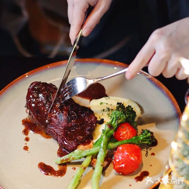 蓝蛙20周年全新菜单，氛围感十足的西餐厅