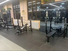 -岩顶健身(玄武店)