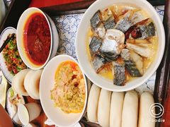 -忆江南·临江鱼馆