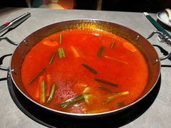 -伴山牛贵州黄牛肉火锅·苗疆非遗艺术餐厅(上海首店)