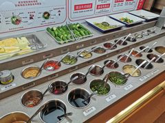 自助调料区-海底捞火锅(青山湖万达夜宵主题店)