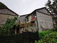 -高荡千年布依古寨旅游景区