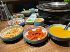 -明洞阿姨·韩式酱蟹烤肉·创意料理(三元桥店)