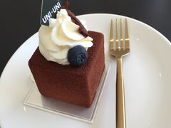 -UNI UNI(环亚凯瑟琳店)