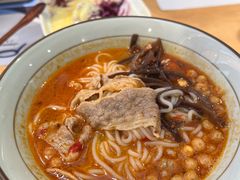 肥牛热辣线食-火山屋台(新街口店)