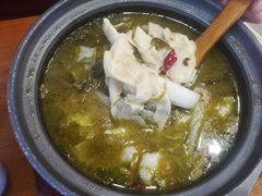 石锅酸菜鱼-周鱼小馆石锅酸菜鱼(活力汇店)